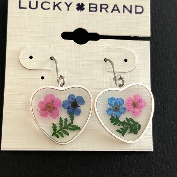 Lucky Brand Silver Tone & Lucite Heart With Dried Flowers Drop Earrings NWT - Picture 8 of 11